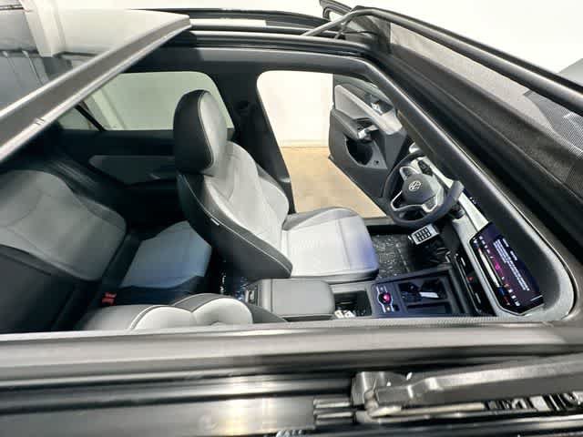 New 2026 Volkswagen Tiguan SE R-Line AWD/4WD image 6