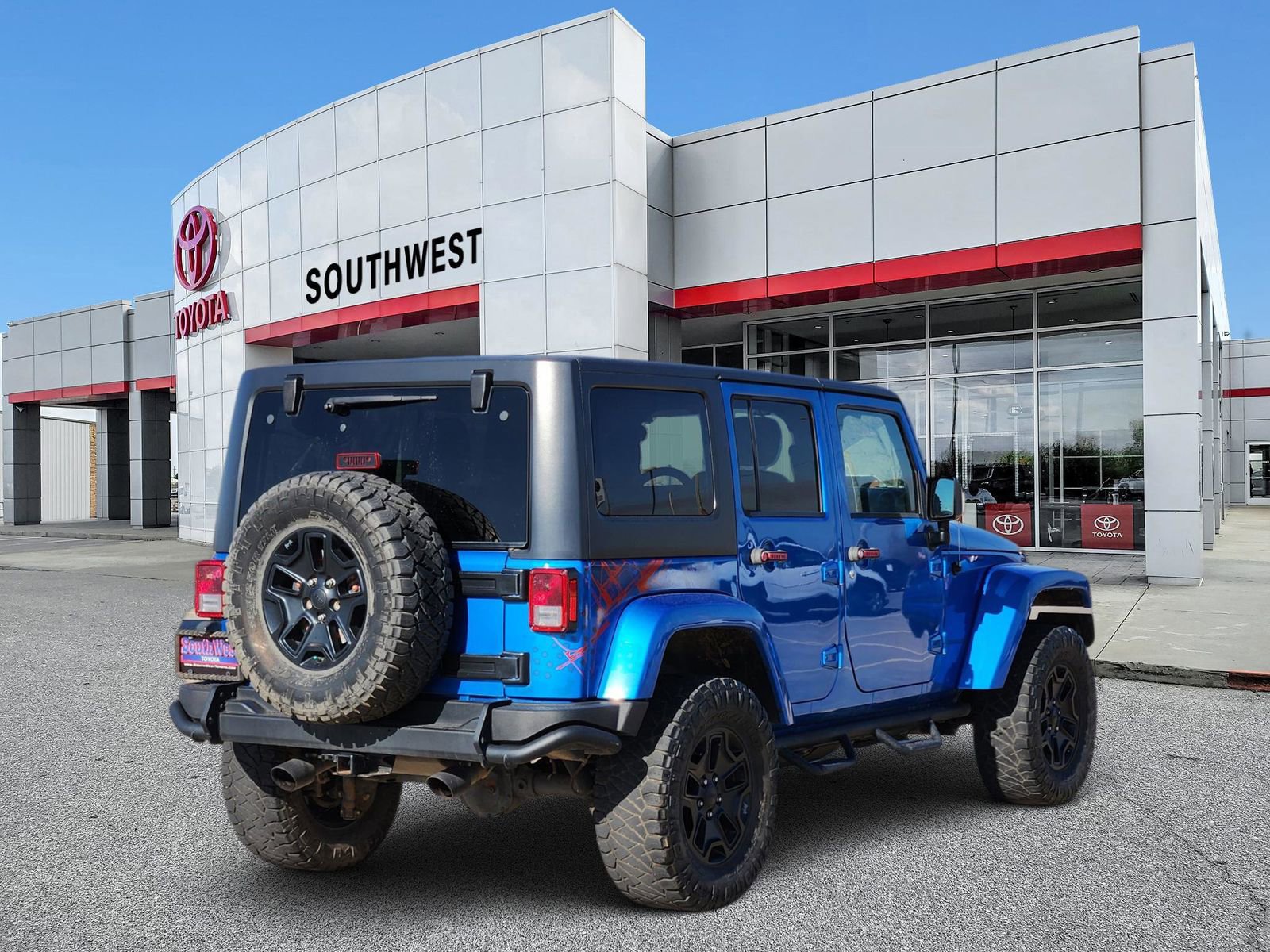 Used 2016 Jeep Wrangler Unlimited Sahara image 5