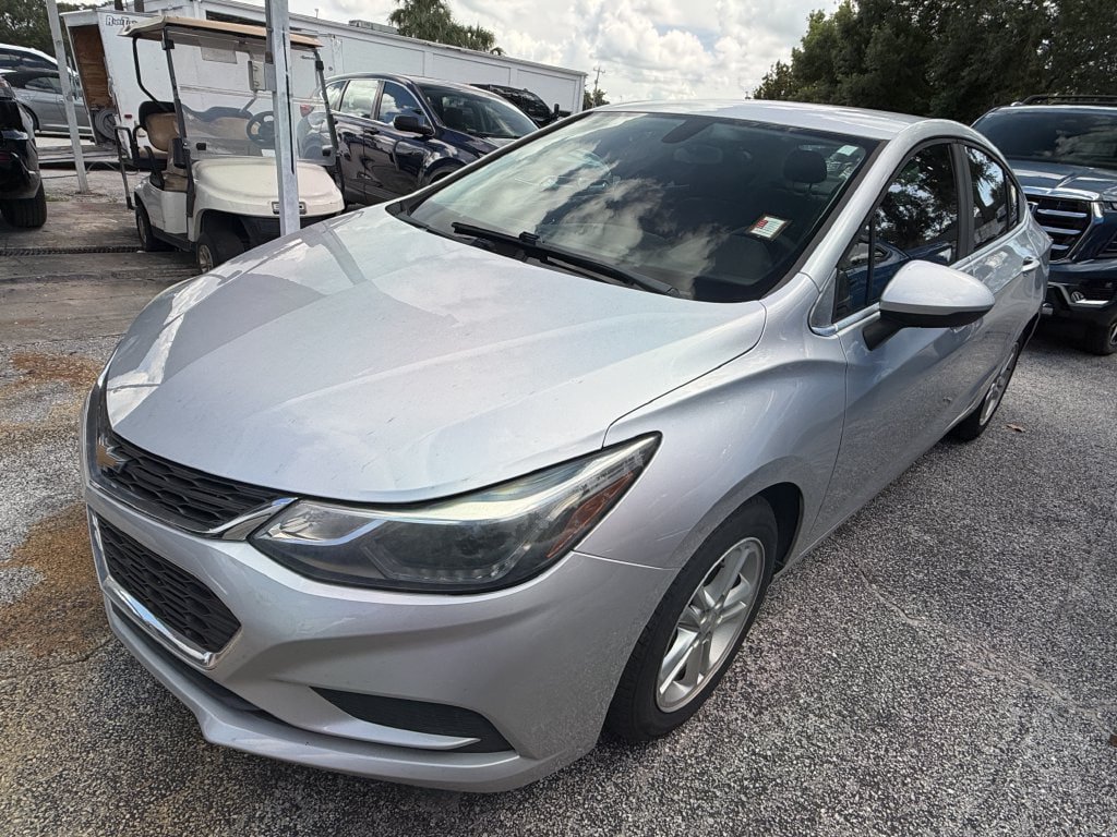 Used 2017 Chevrolet Cruze LT w/ Convenience Package FWD image 7