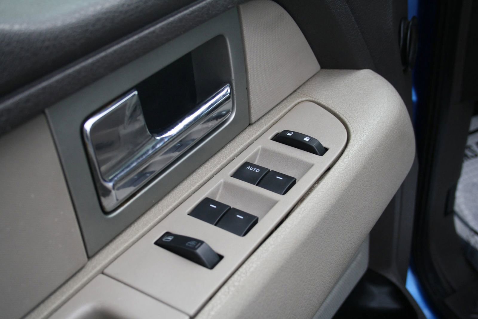 Used 2010 Ford F150 XLT image 16