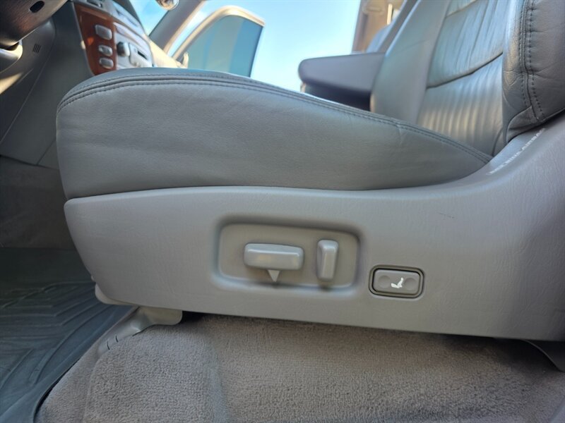 Used 2004 Lexus LX 470 4WD image 61