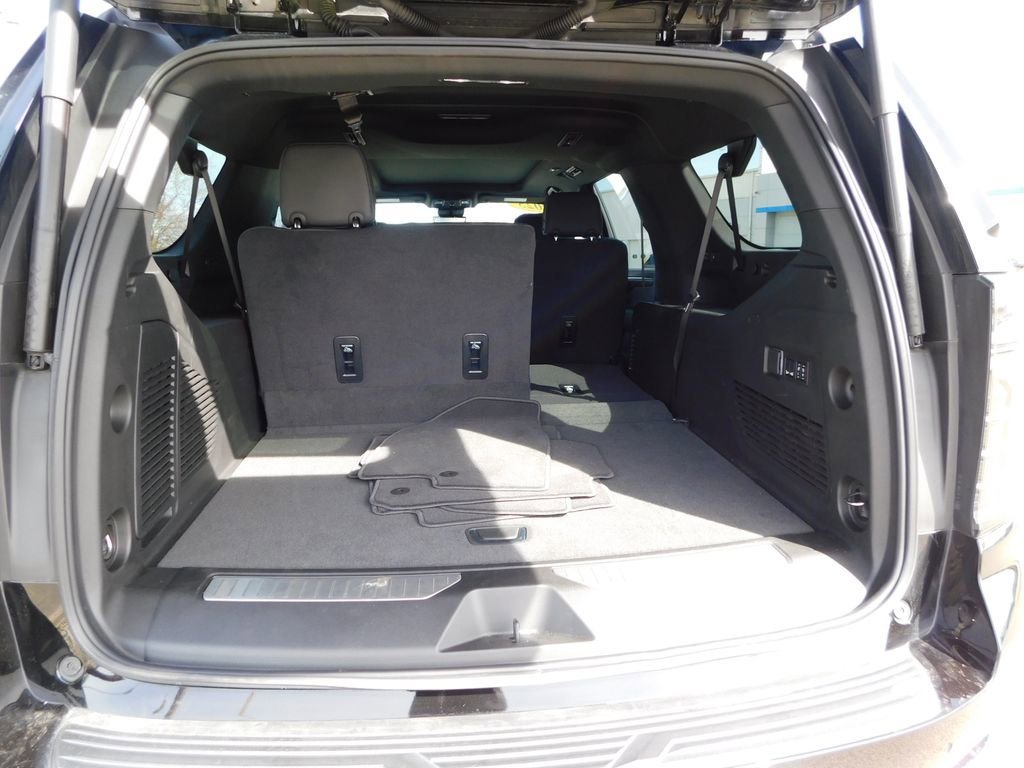 Used 2025 Chevrolet Suburban Premier image 28