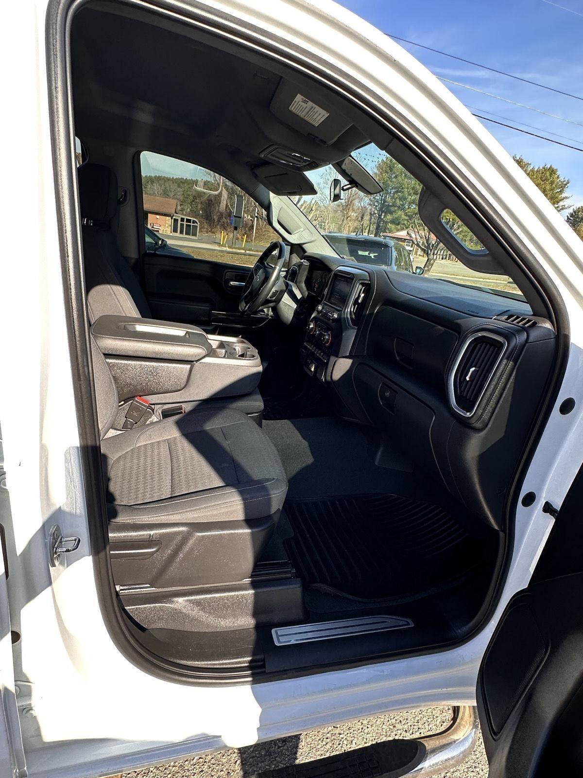 Used 2021 Chevrolet Silverado 1500 LT image 12