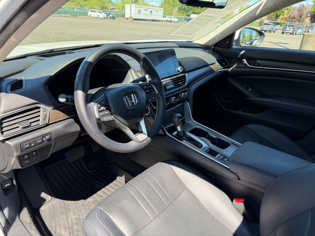 Used 2018 Honda Accord Touring image 17