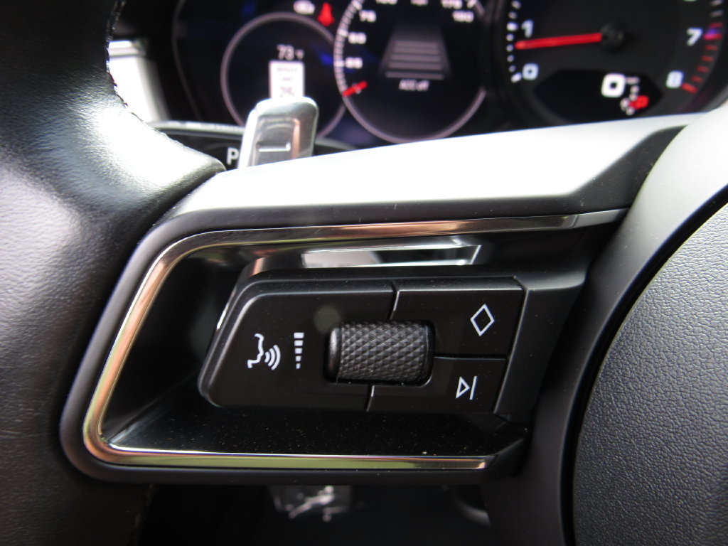 Used 2023 Porsche Panamera image 34