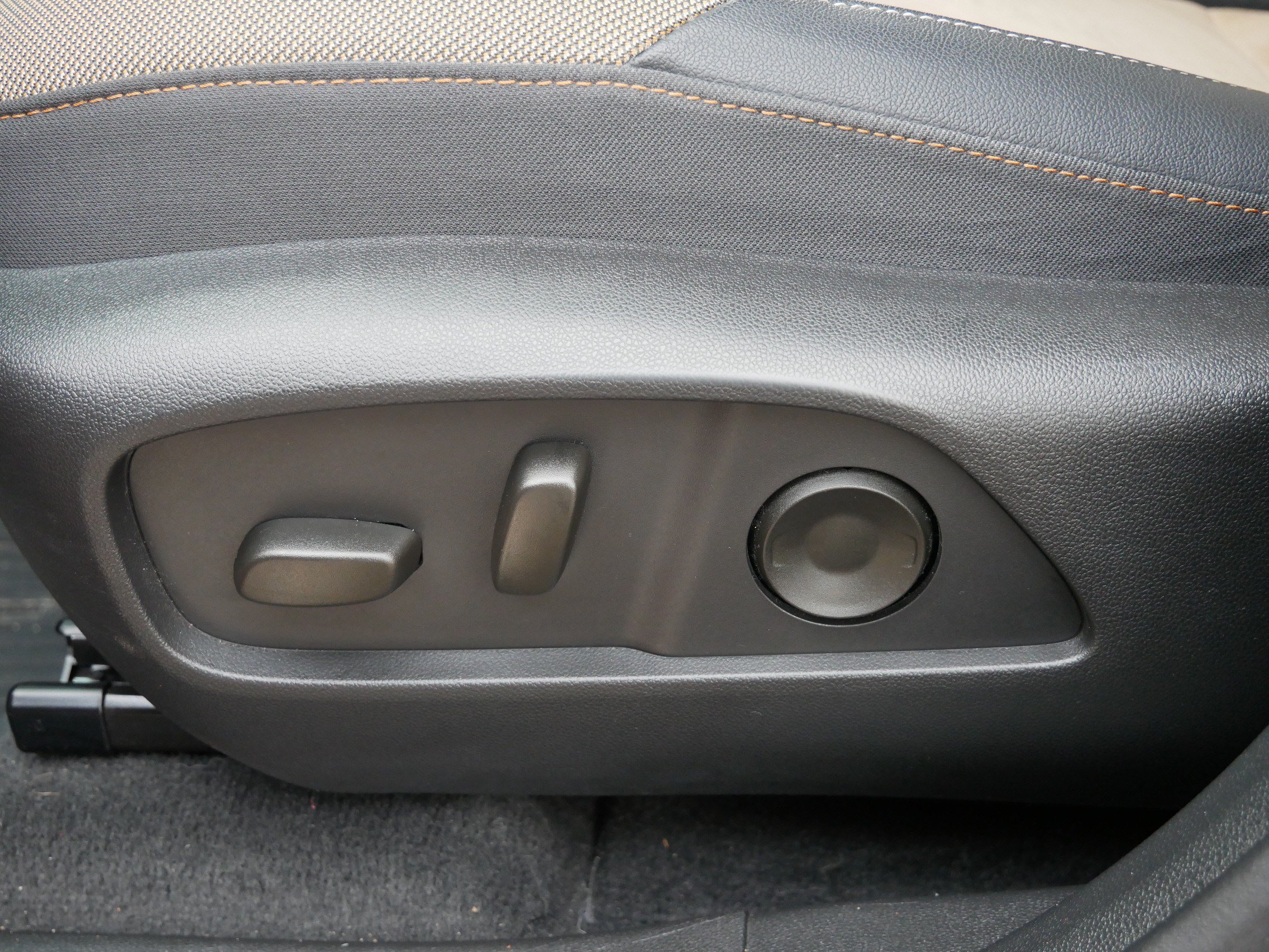 Used 2025 Chevrolet Equinox ACTIV w/ Safety and Technology Package AWD/4WD image 20