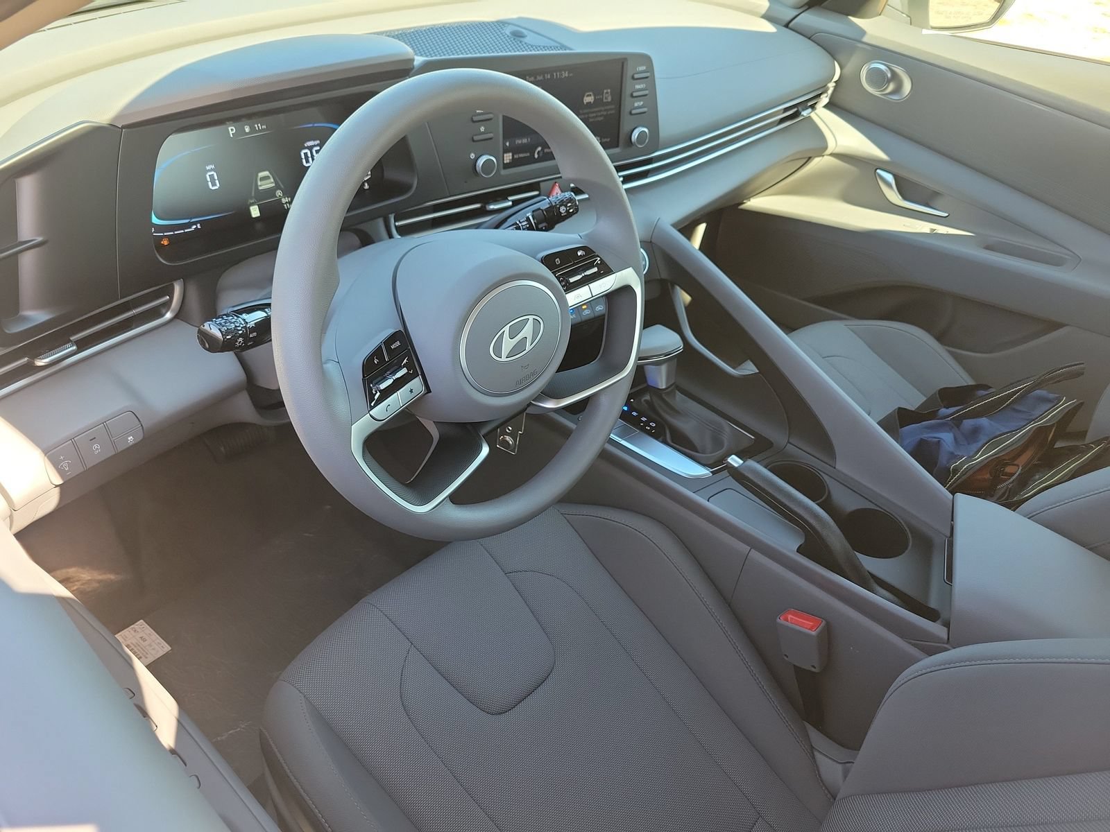 New 2026 Hyundai Elantra SE FWD image 6