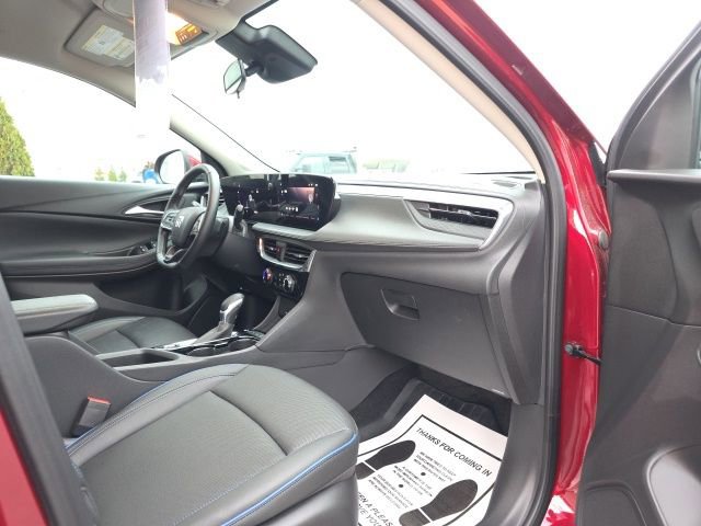 Used 2025 Buick Encore GX Sport Touring w/ Comfort Package image 17