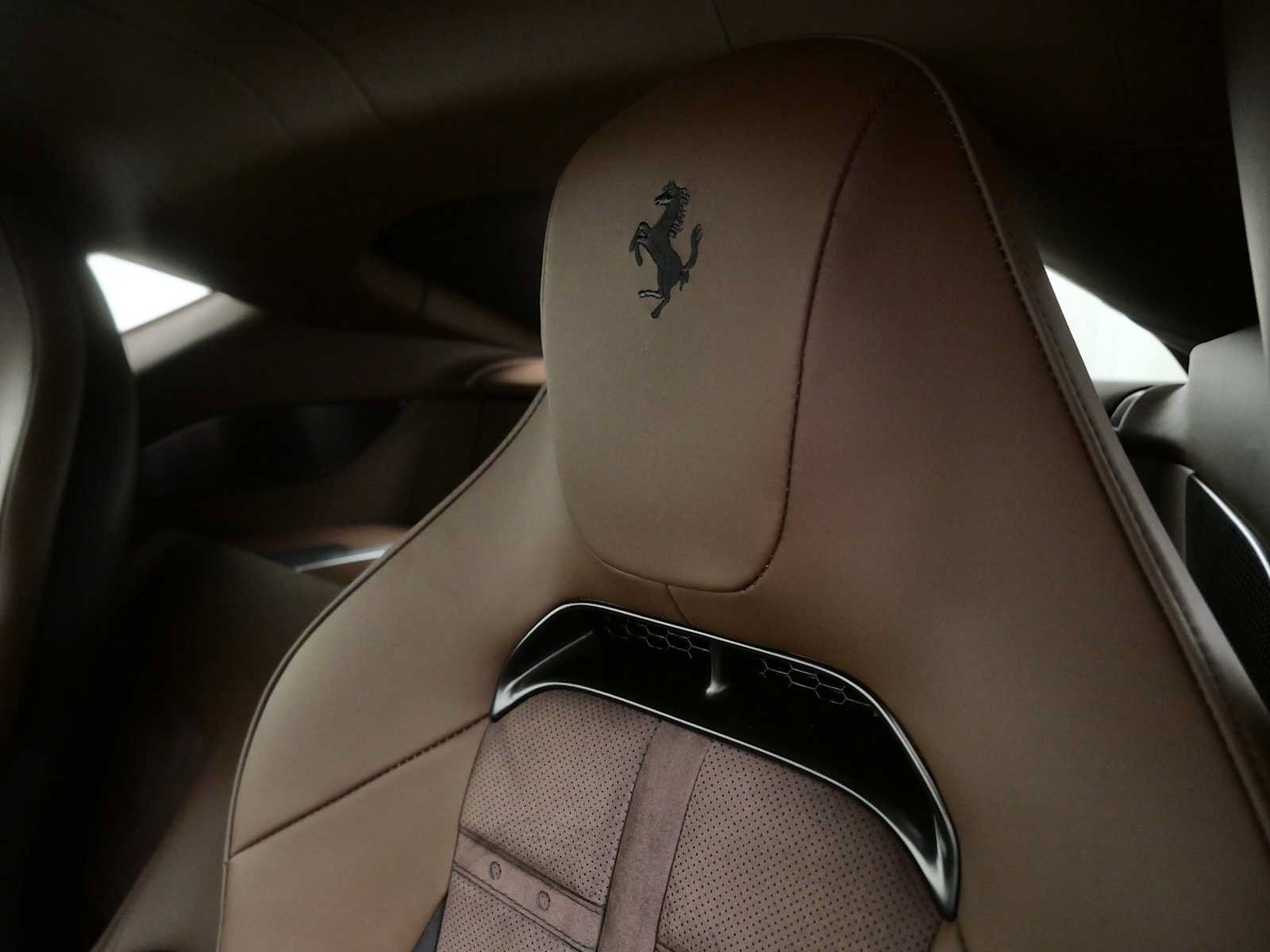 Certified 2025 Ferrari 12Cilindri RWD image 17