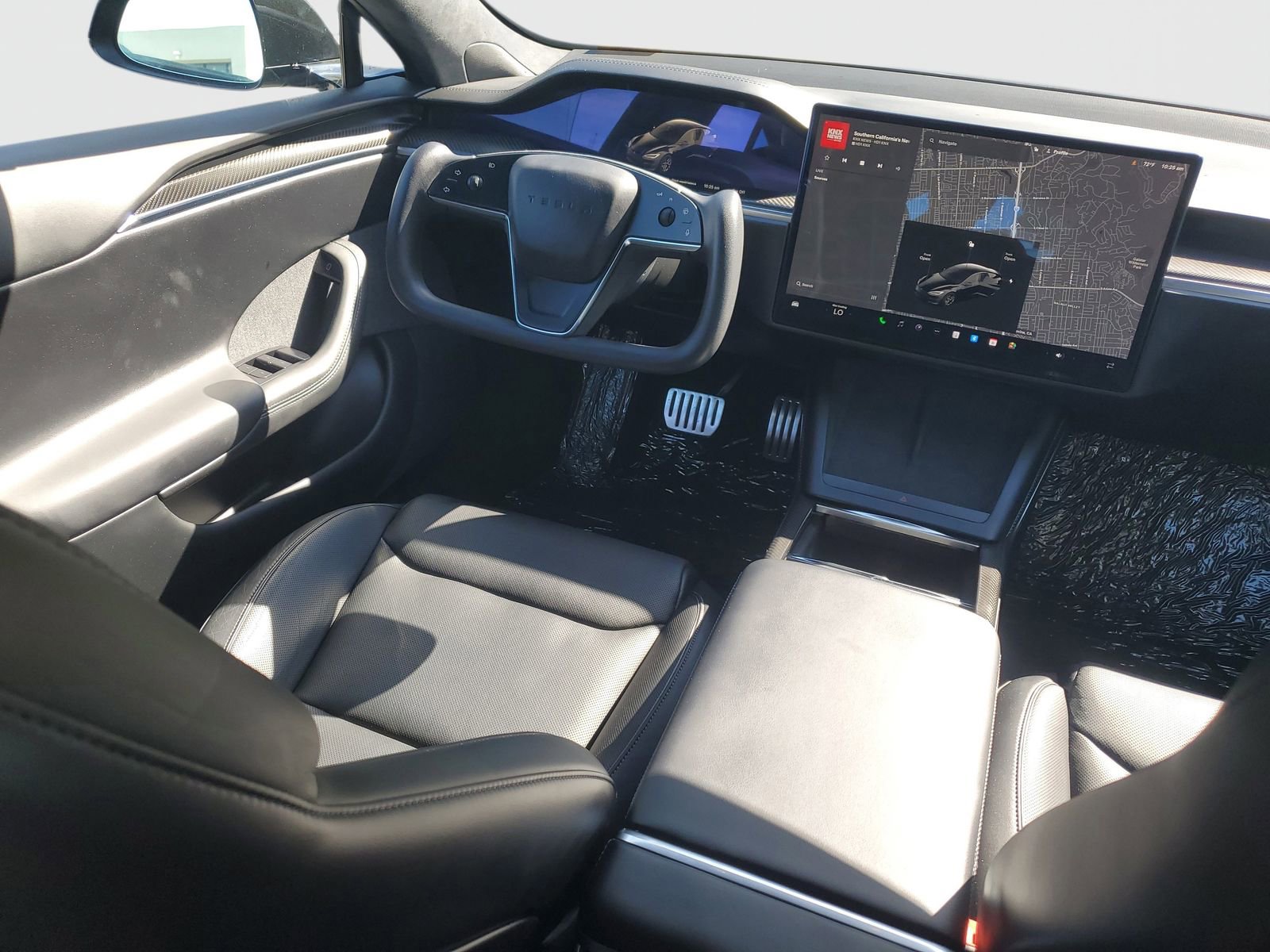 Used 2021 Tesla Model S Plaid image 11