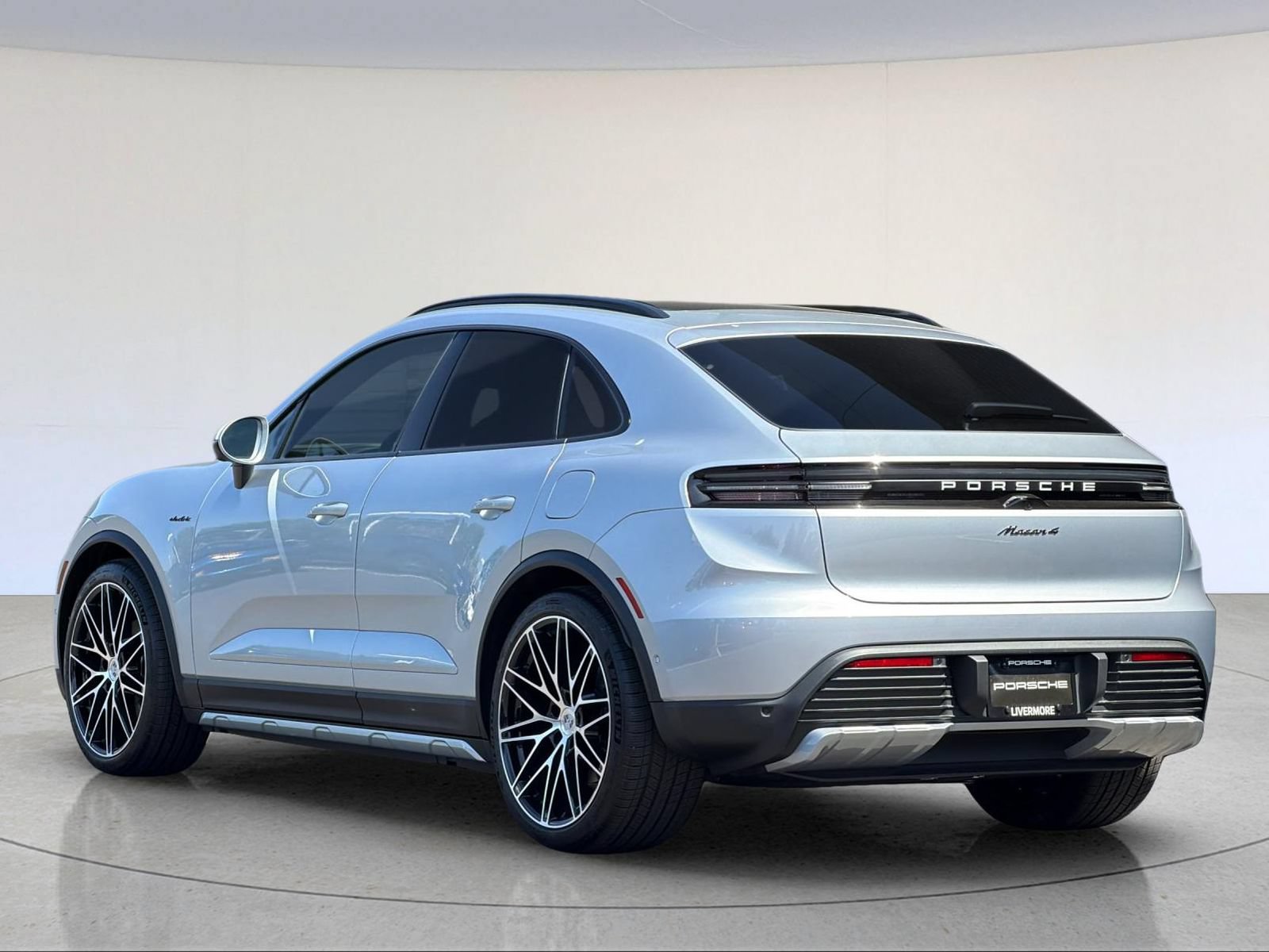 New 2026 Porsche Macan 4 Electric AWD/4WD image 3