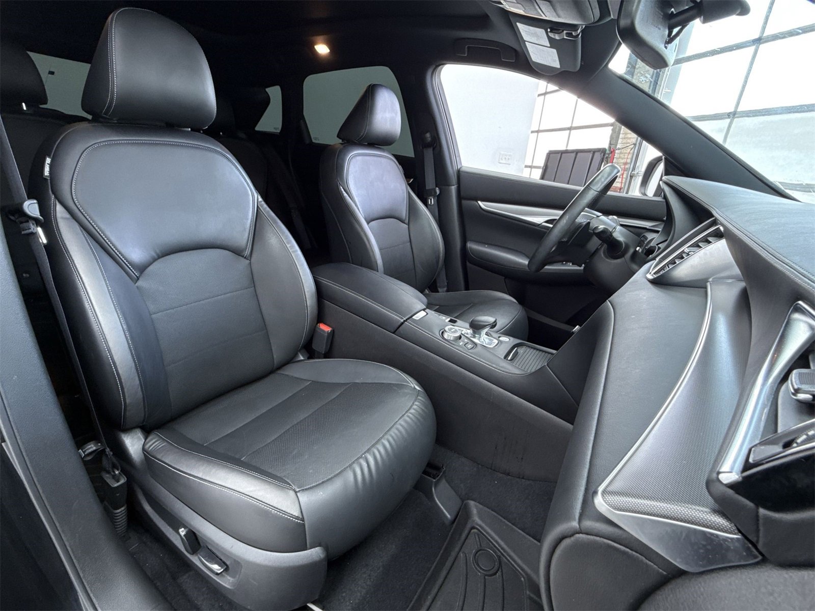 Used 2022 INFINITI QX50 Luxe w/ Appearance Package image 13