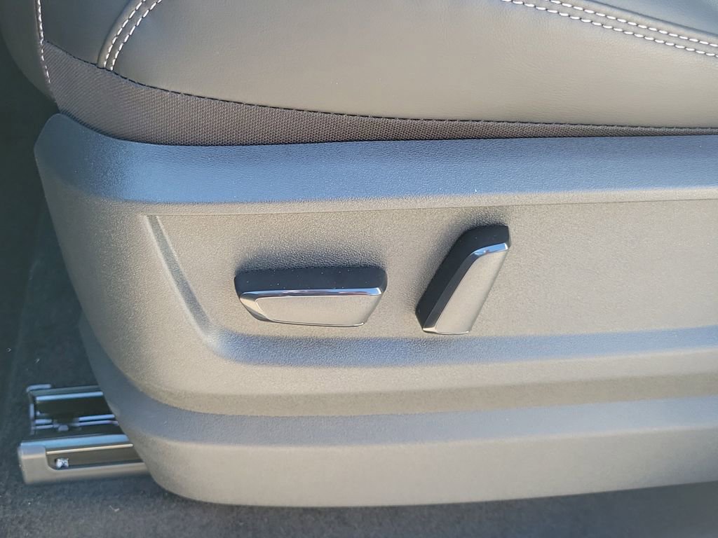 New 2026 Nissan Armada SV image 31