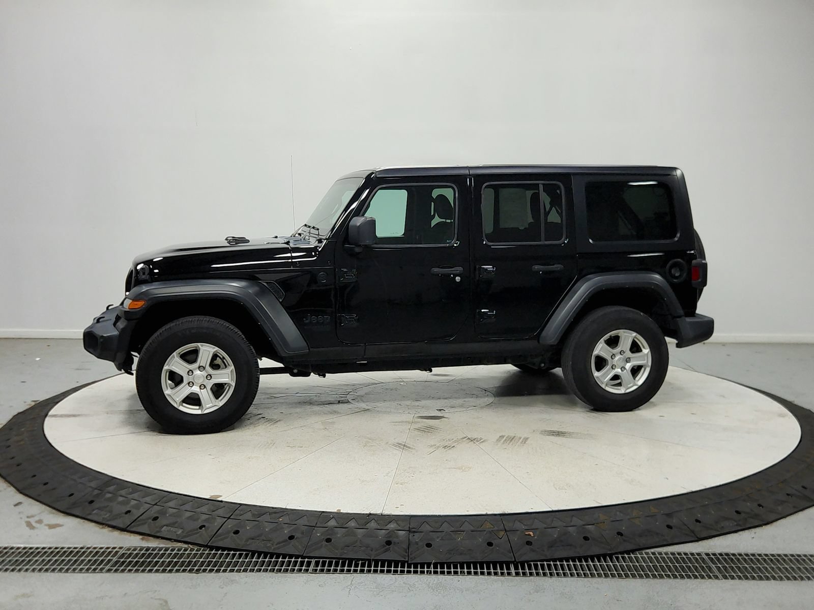 Used 2021 Jeep Wrangler Unlimited Sport AWD/4WD image 5