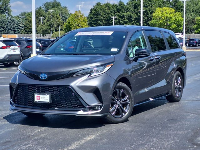 Certified 2025 Toyota Sienna XSE AWD/4WD image 2