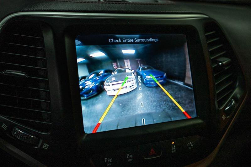 Used 2017 Jeep Cherokee Trailhawk image 22