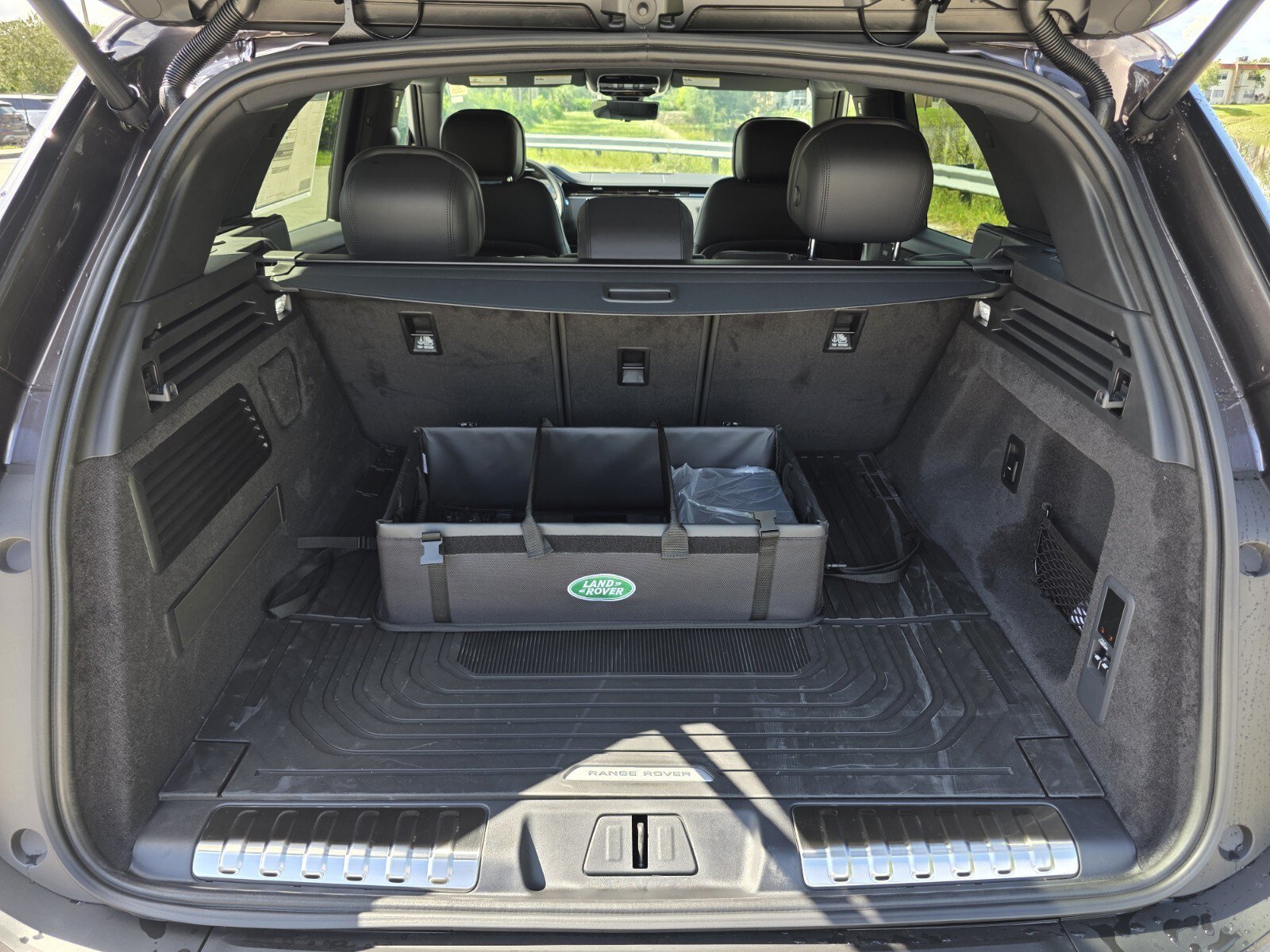 New 2026 Land Rover Range Rover Sport Dynamic SE AWD/4WD image 14