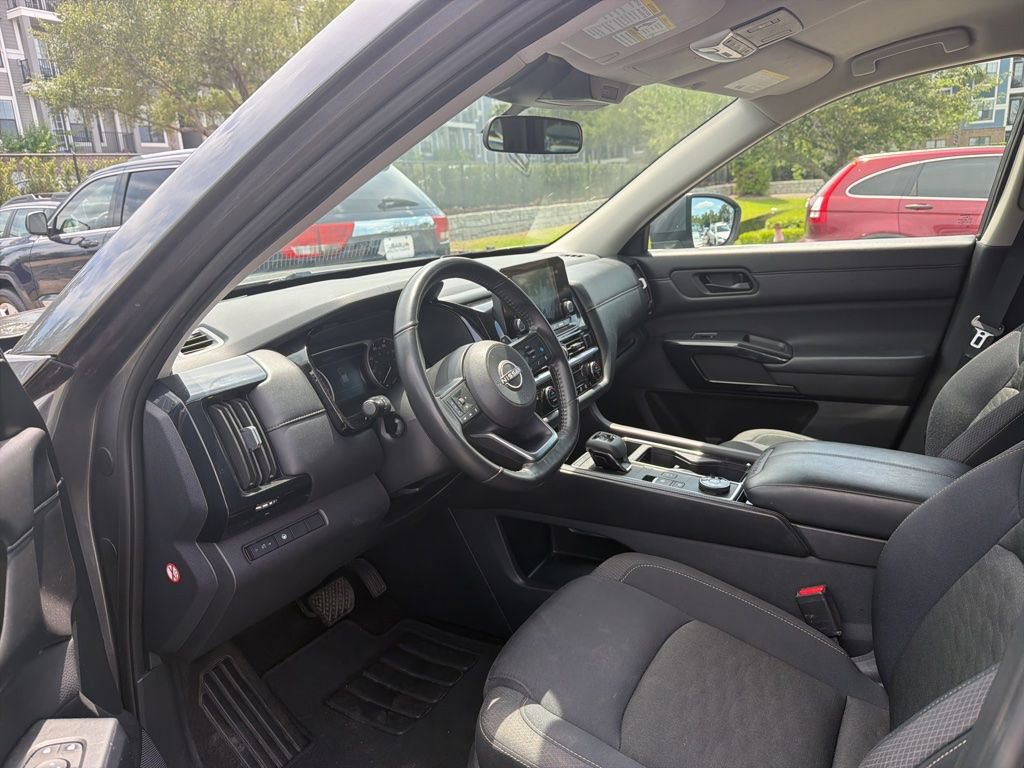 Used 2024 Nissan Pathfinder SV AWD/4WD image 5