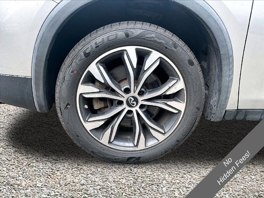 Used 2018 INFINITI QX30 AWD image 8