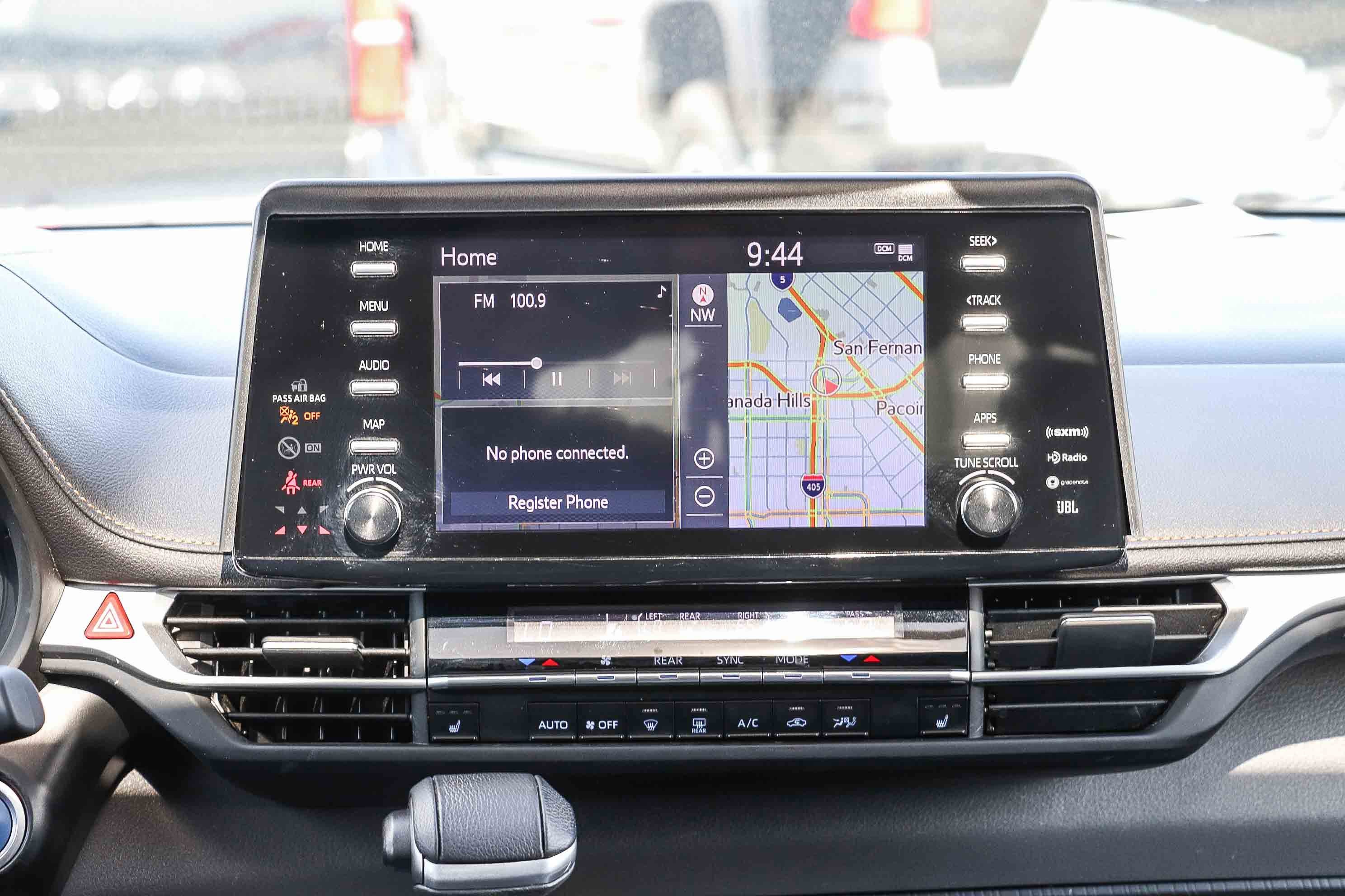 Certified 2024 Toyota Sienna XLE Woodland Edition AWD/4WD image 15