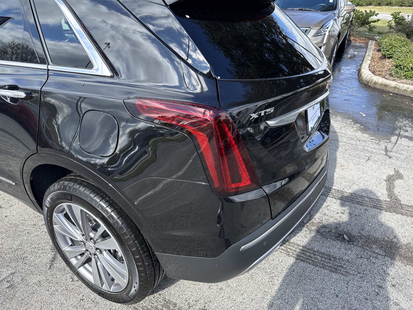 Used 2025 Cadillac XT5 Premium Luxury image 11