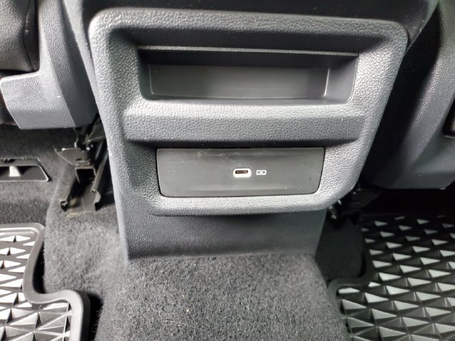Certified 2023 Volkswagen Taos SE FWD image 18