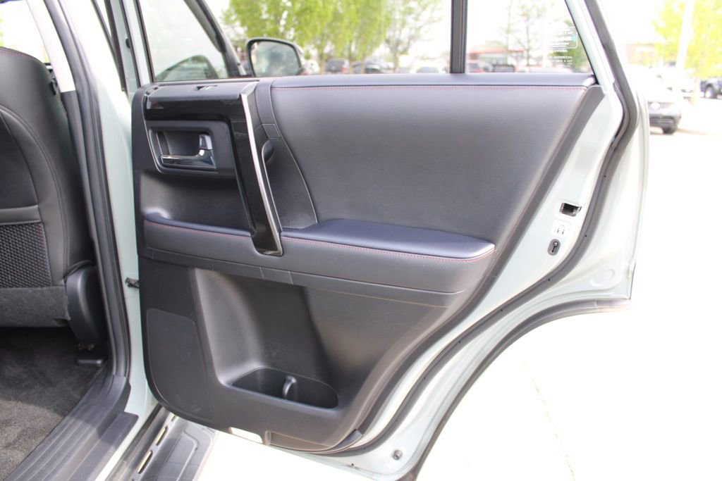 Used 2022 Toyota 4Runner TRD Off-Road Premium w/ Moonroof Package AWD/4WD image 24
