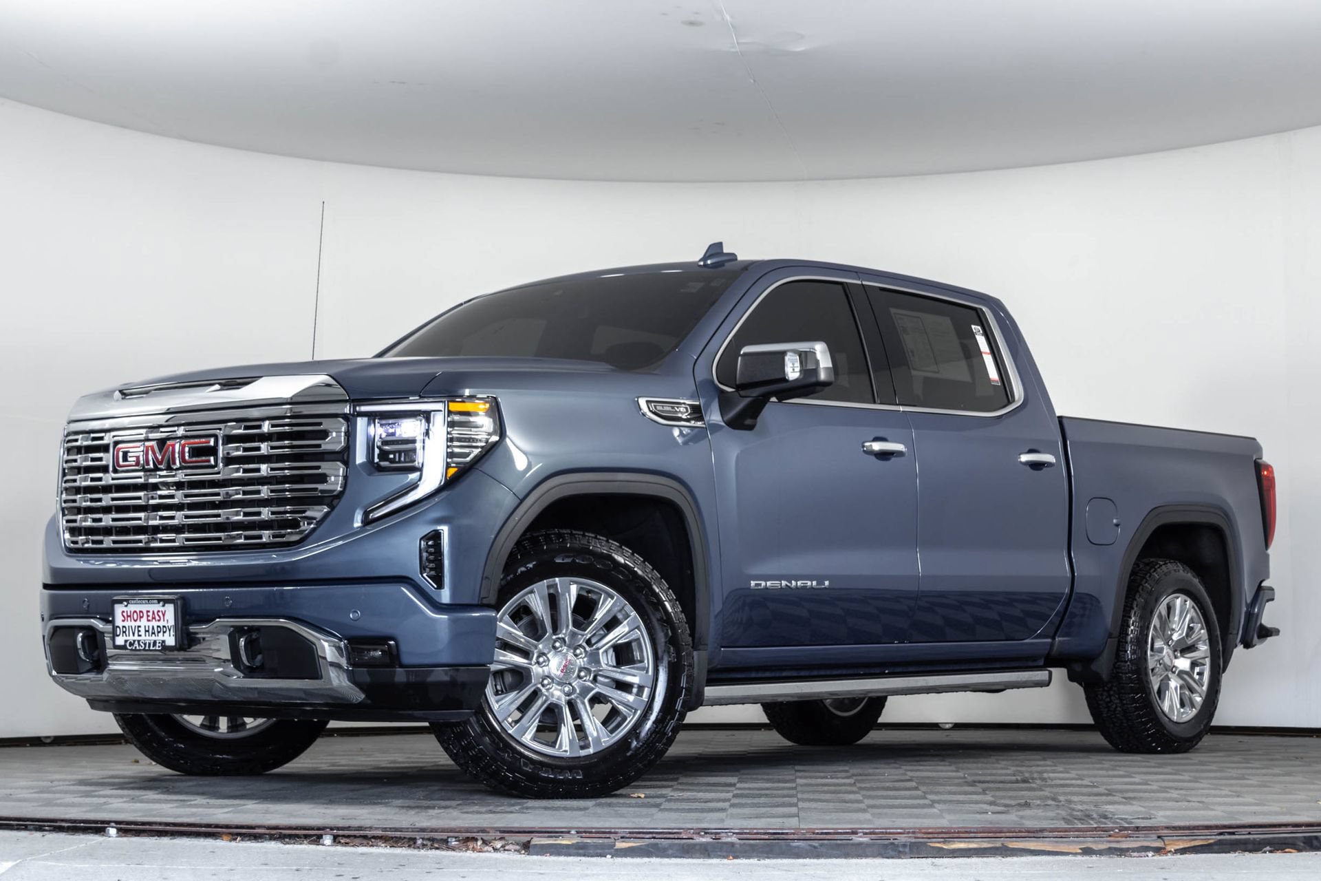 Used 2025 GMC Sierra 1500 Denali AWD/4WD image 2