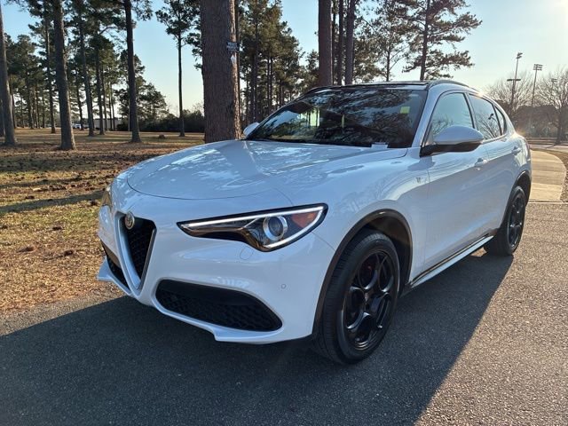 Used 2022 Alfa Romeo Stelvio Ti image 7