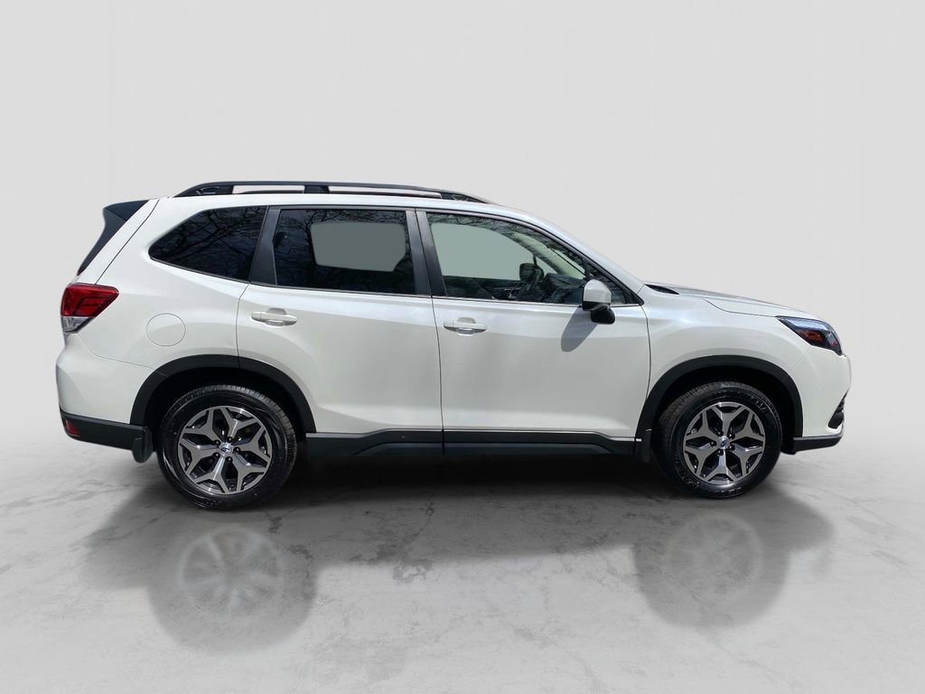 Certified 2024 Subaru Forester Premium AWD/4WD image 9