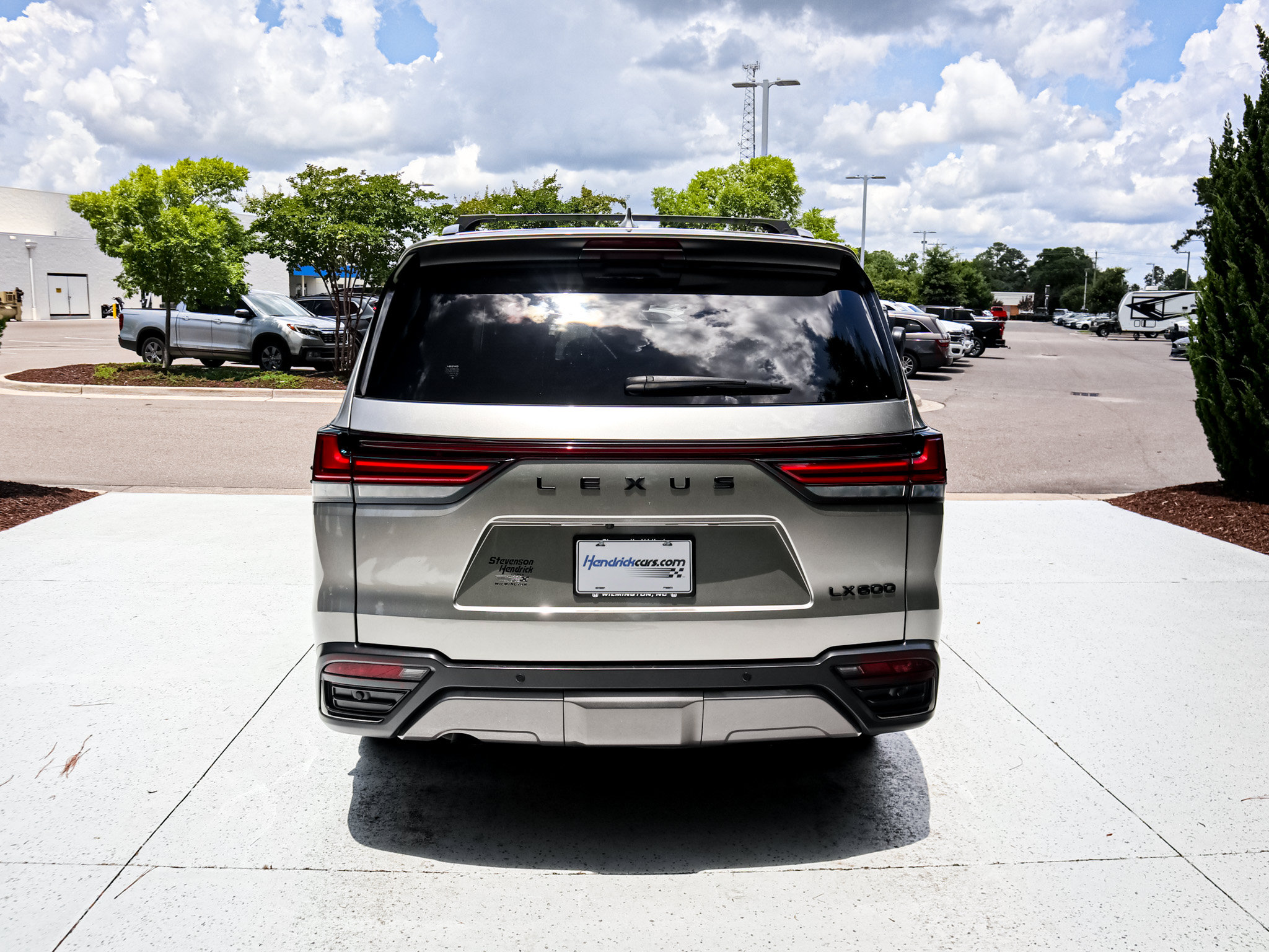 Used 2022 Lexus LX 600 4WD w/ Appearance Package image 9