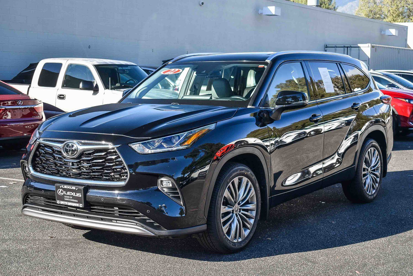 Used 2022 Toyota Highlander Platinum image 3