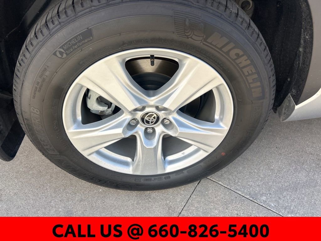 Certified 2025 Toyota Highlander LE image 6