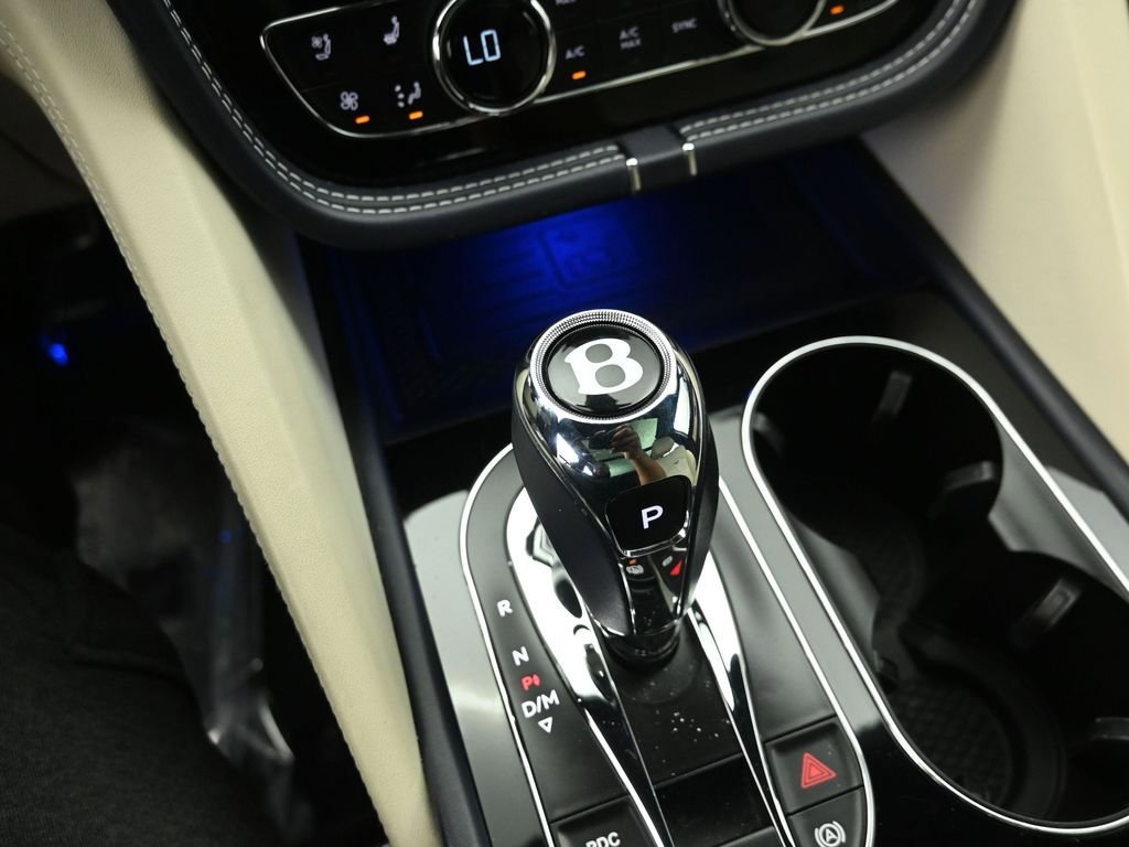 Used 2021 Bentley Bentayga image 14