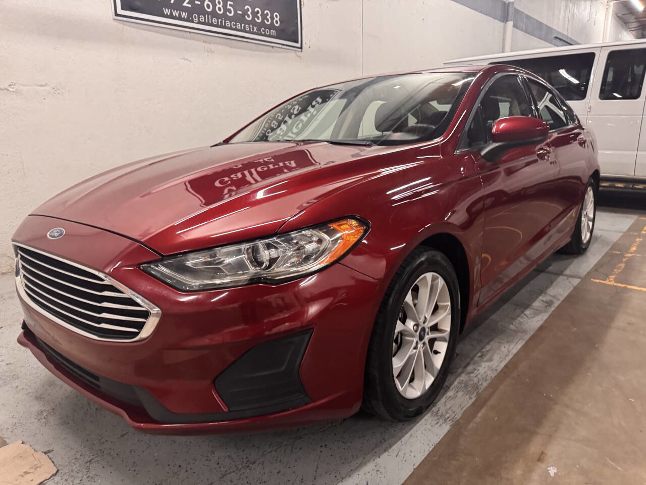 Used 2019 Ford Fusion SE image 3
