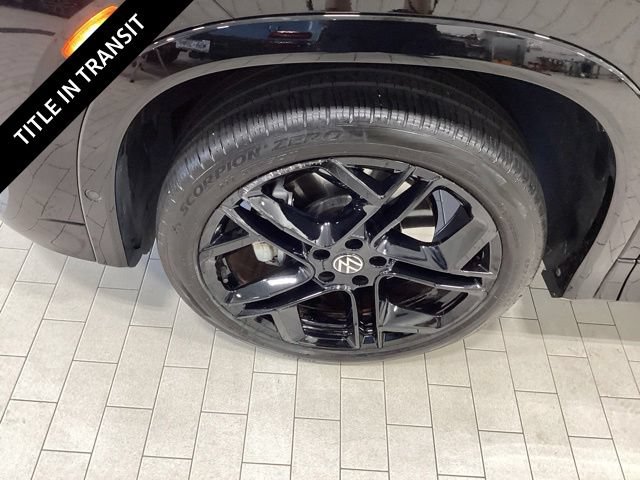 Used 2025 Volkswagen Tiguan SE R-Line AWD/4WD image 20