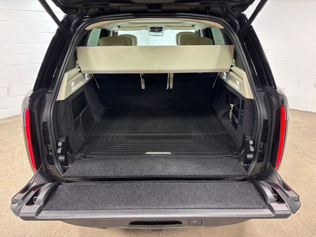 Used 2025 Land Rover Range Rover Long Wheelbase Autobiography image 40