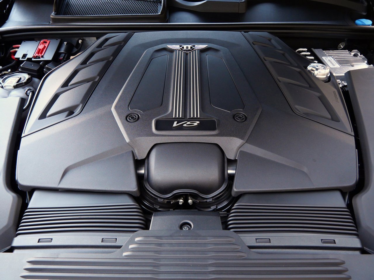 New 2025 Bentley Bentayga Extended Wheelbase image 31