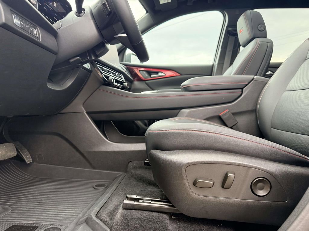 Used 2026 Chevrolet Traverse Z71 w/ Driver Confidence Package image 22