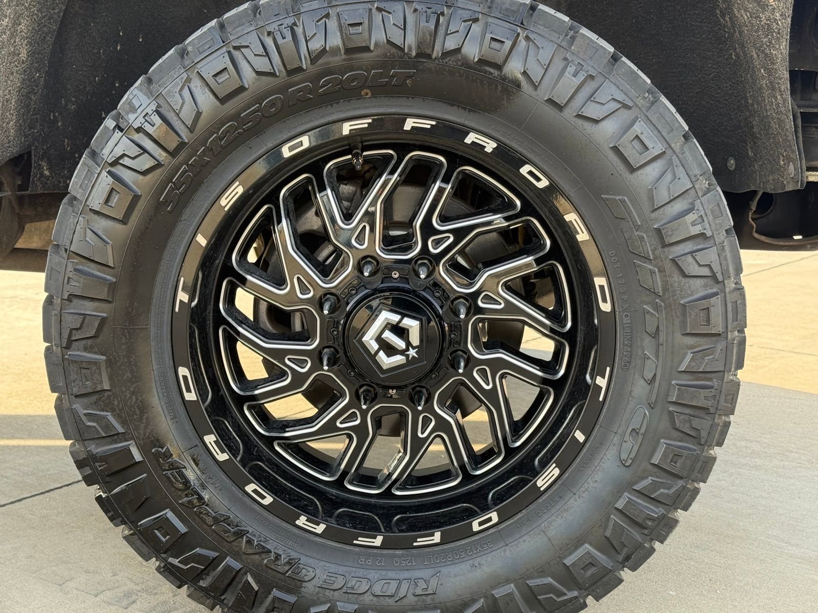 Used 2021 GMC Sierra 3500 AT4 w/ AT4 Premium Plus Package image 9