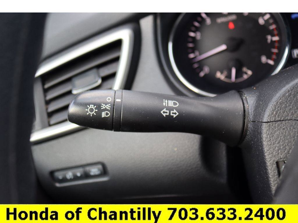 Used 2016 Nissan Rogue S w/ Appearance Package image 10