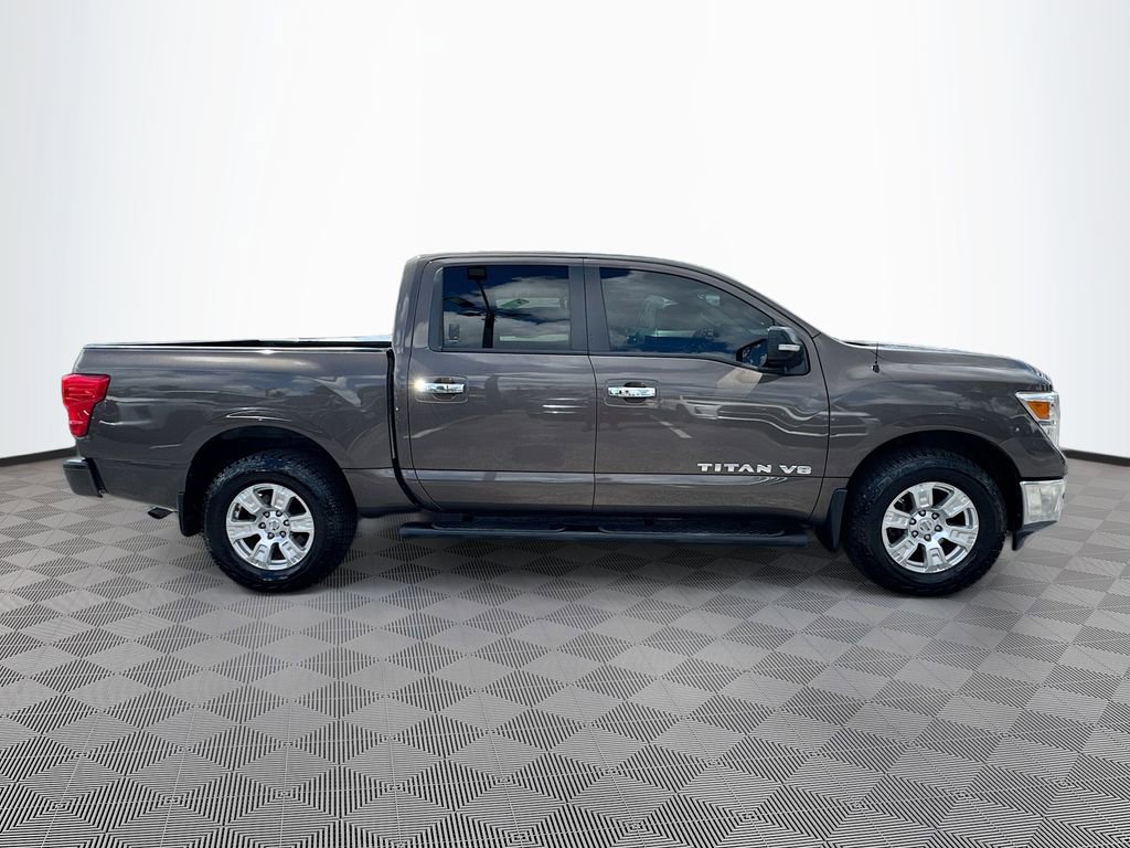 Used 2019 Nissan Titan SV w/ SV Convenience Package AWD/4WD image 5