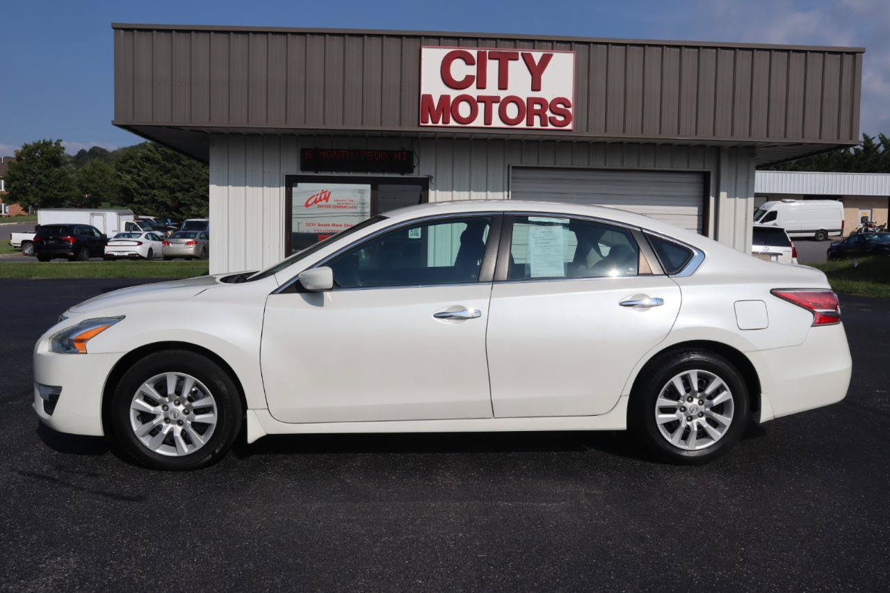 Used 2014 Nissan Altima 2.5 S w/ Display Audio Package FWD image 9