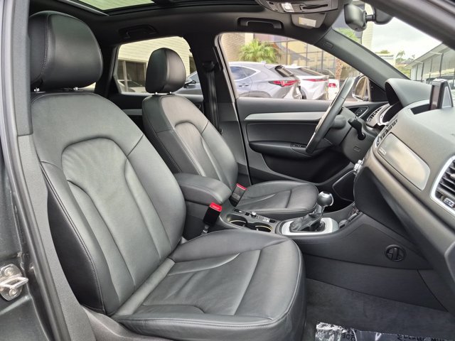Used 2018 Audi Q3 2.0T Premium Plus w/ Premium Plus Package AWD/4WD image 35
