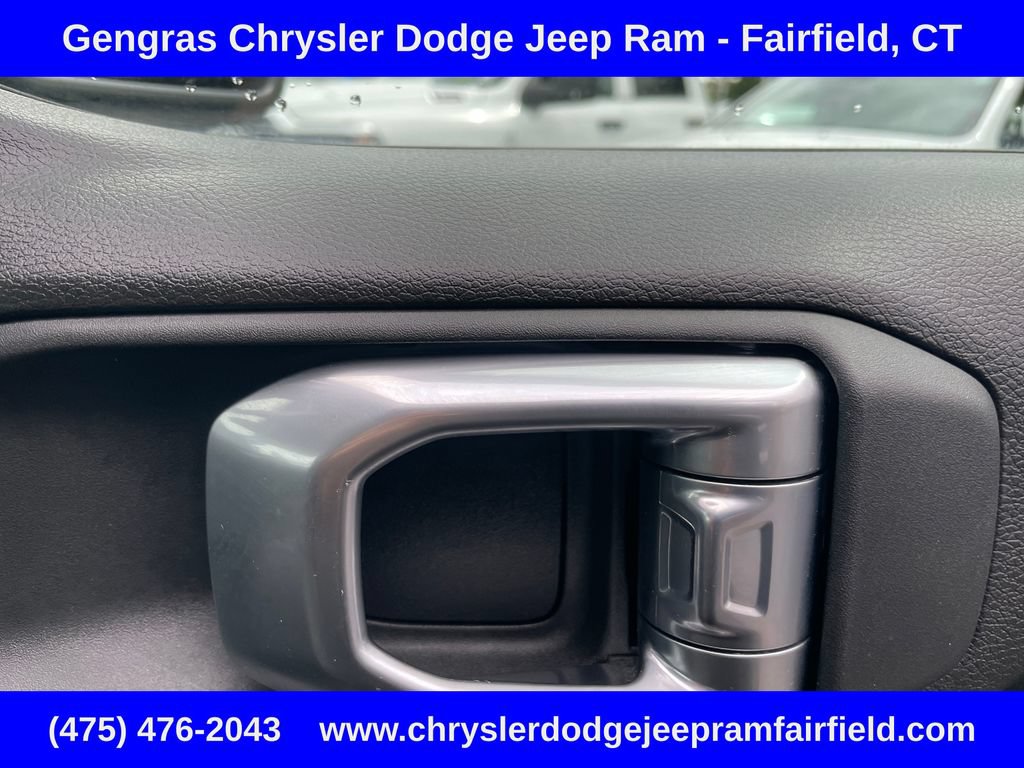 Used 2024 Jeep Wrangler Unlimited AWD/4WD image 17