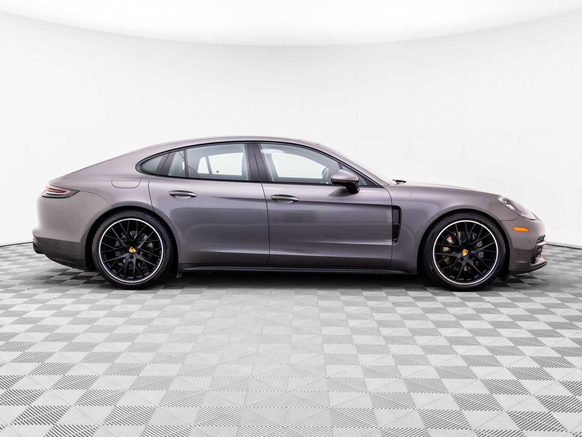 Used 2018 Porsche Panamera 4S AWD/4WD image 7