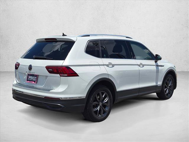 Used 2023 Volkswagen Tiguan SE w/ Panoramic Sunroof Package FWD image 5