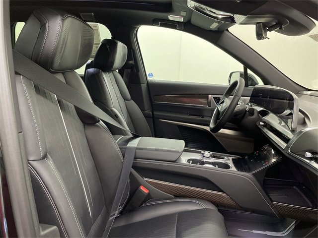 New 2026 Cadillac Vistiq Luxury w/ LPO, Floor Liner Package image 24