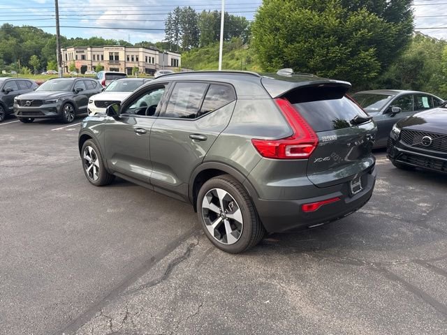 Used 2026 Volvo XC40 B5 Core w/ Climate Package AWD/4WD image 4