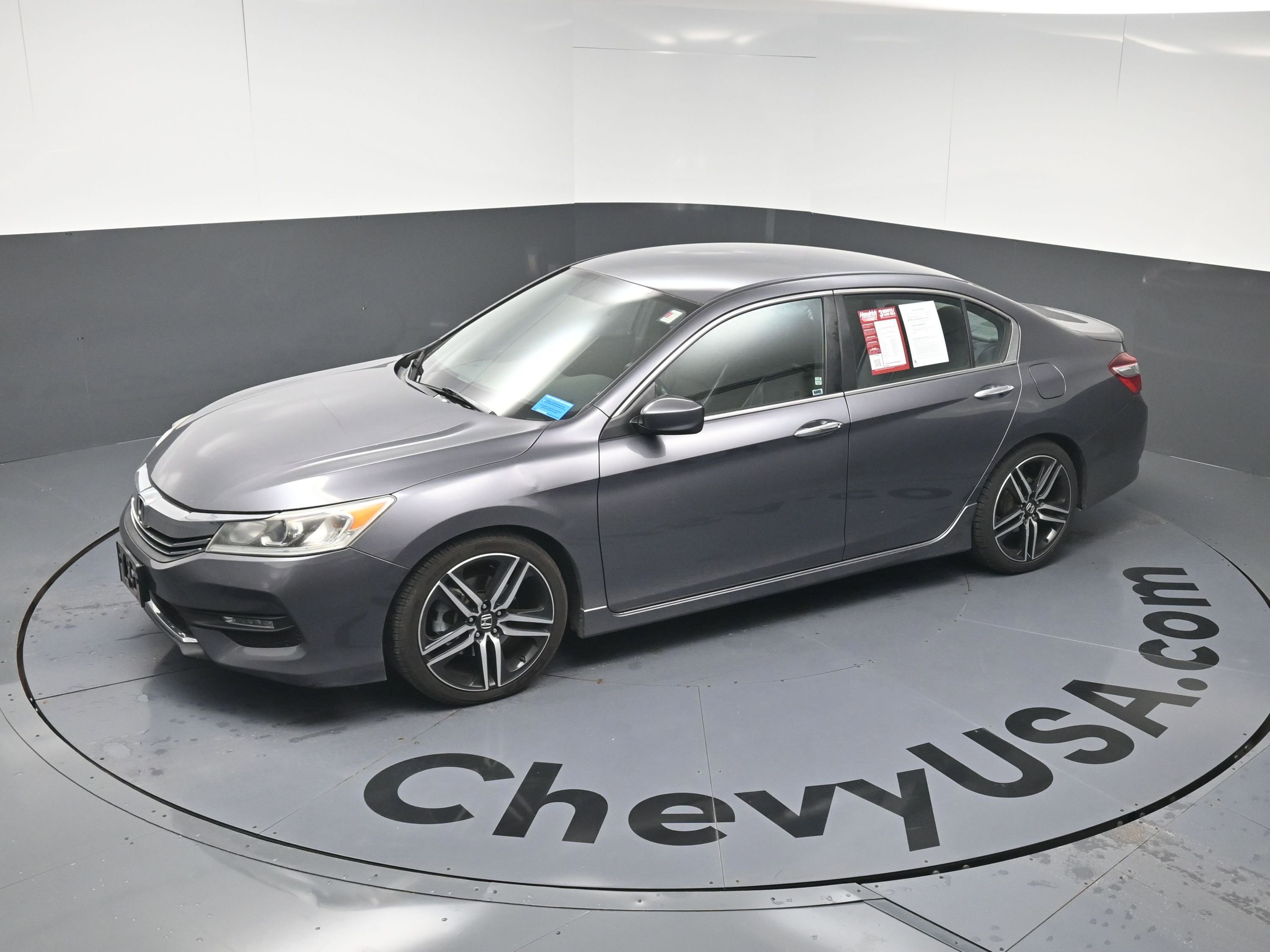 Used 2017 Honda Accord Sport image 12